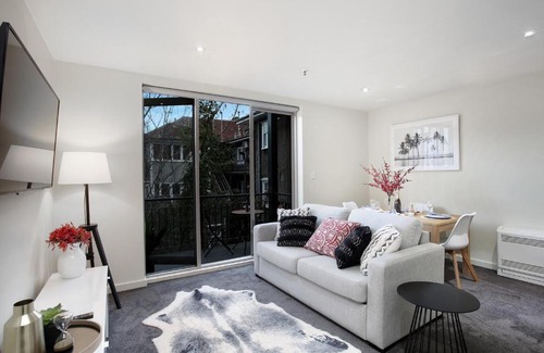 St Kilda Apartment | Catani 3 - StayCentral