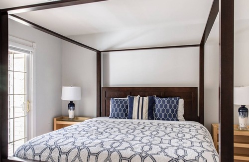 Grand Beach House | Catch the Sunset, Private Basketball Court, Hot Tub, Fire pit, Golf Cart for