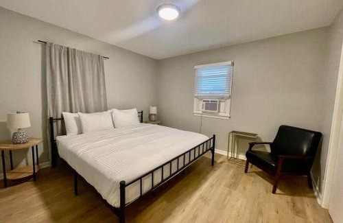Joslyn Castle Apartment | Cathedral 6-Walk to UNMC