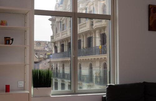 El Born Apartment | Cathedral Charm on Via Lantana