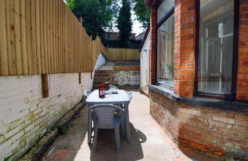 Newport Apartment | Cathedral House by Tŷ SA