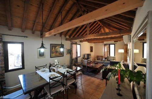 Toledo City Center Apartment | Cathedral Suite