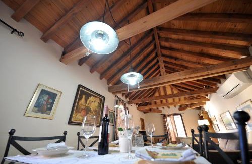 Toledo City Center Apartment | Cathedral Suite