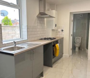 Crewe Apartment | Catherine 5 bedroom house