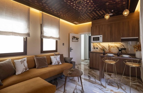 Central District Apartment | Catholic Monarchs | Palatine Concept Suites | Apartment and Luxury in Granada Center
