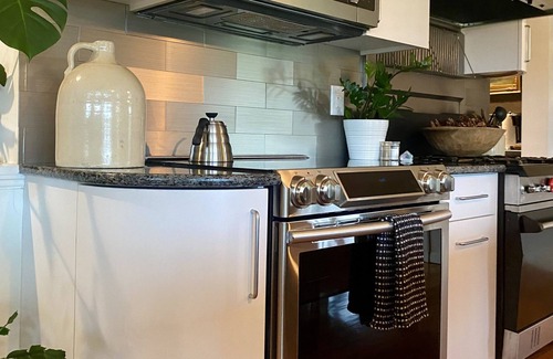 Freehold Apartment | Catskill Mountain View-Private Deck-Golf/Skiing