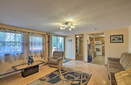 East Durham House | Catskill Mtn Home w/Deck ~ 1 Miles to Zoom Flume!