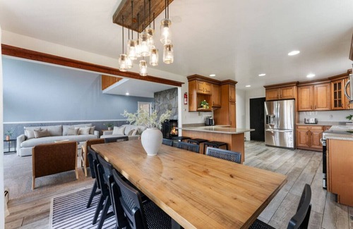 Saugerties House | Catskill Retreat Hot Tub, Fire Pit, Pool!