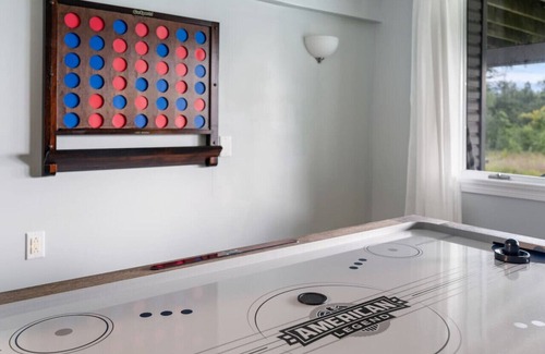Saugerties House | Catskill Retreat Hot Tub, Fire Pit, Pool!