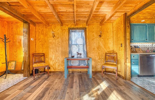 Elka Park Cottage | Catskills Cottage w/Deck, 7 Mi to Hunter Mtn