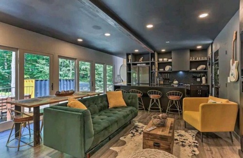 Smallwood House | Catskills: Eikonic Box