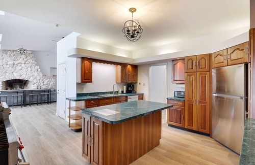 Narrowsburg House | Catskills Villa w/Indoor Pool, Sauna & Views
