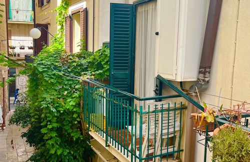 Mola di Bari Apartment | Cattleya apartment. Mola di bari