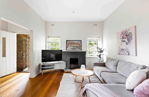 Caulfield North House | Caulfield Delight Astute Traveller