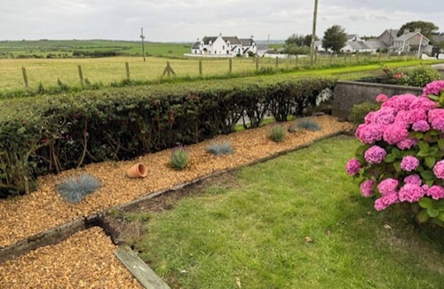 Bushmills House | Causeway Headland Gem - 4BD Cottage Retreat