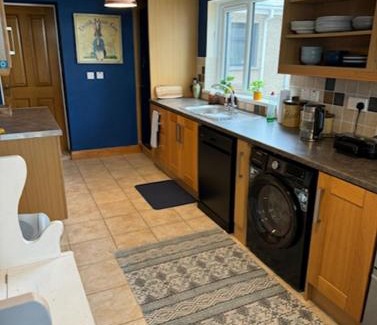 Bushmills House | Causeway Headland Gem - 4BD Cottage Retreat