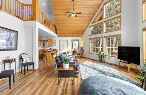Worley House | Cave Bay Escape