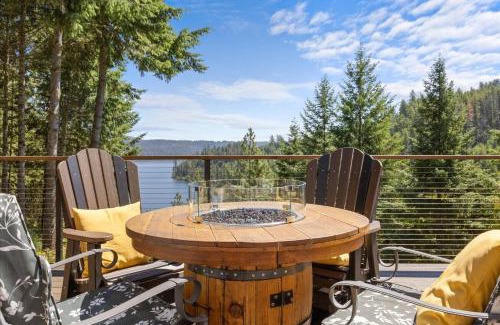 Worley House | Cave Bay Escape