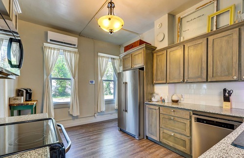 Cave Springs Apartment | Cave Springs Home ~ 16 Mi to Razorback Stadium!