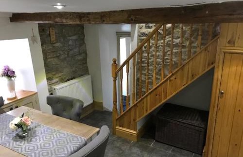 Castleton House | Cavedale Cottage