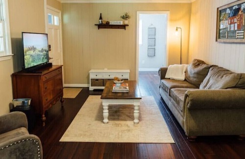 Dahlonega Cottage | Cavender Creek Cottage - on Dahlonega Wine Trail
