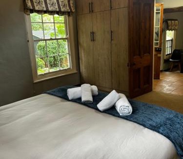 Lidgetton West House | Caversham Mill Cottage