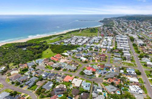 Caves Beach House | Caves Beach House by Coast Hosting