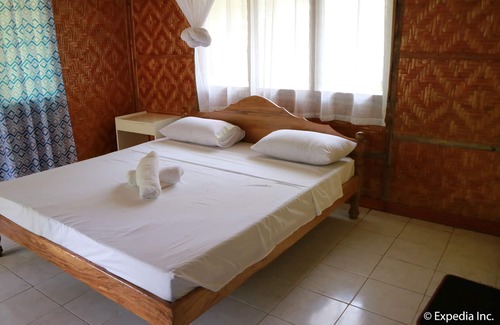 Mambajao Hotel | Caves Dive Resort