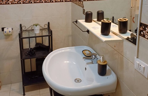 Castellammare Bed & Breakfast | Cavour il Conte Camillo Bed&Breakfast