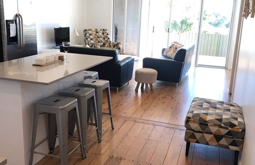 Helensburgh House | Cawley's Cottage BnB Helensburgh Amazing facilities . Close to beaches ,cafes.