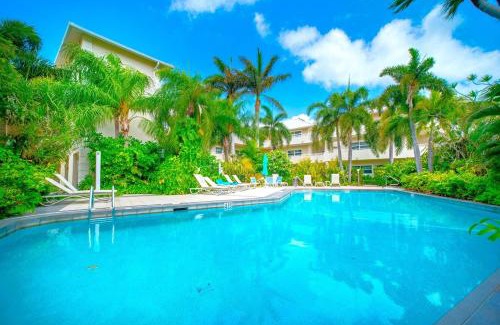 Seven Mile Beach Apartment | Cayman Luxury Rentals at Cayman Club # 25