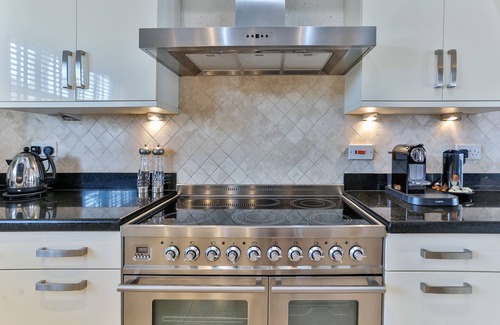 Sea Breeze Hills Villa | Cayman Villa - Contemporary 3 bedroom Villa with Stunning Ocean Views