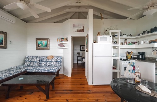 Governor's Harbour House | Cayo Loco 1 Bedroom Home