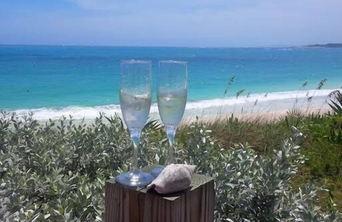 Governor's Harbour House | Cayo Loco 1 Bedroom Home