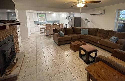 Union Springs House | Cayuga Lakefront Home - Large Yard - Firepit Patio - Island View - Walk To Town