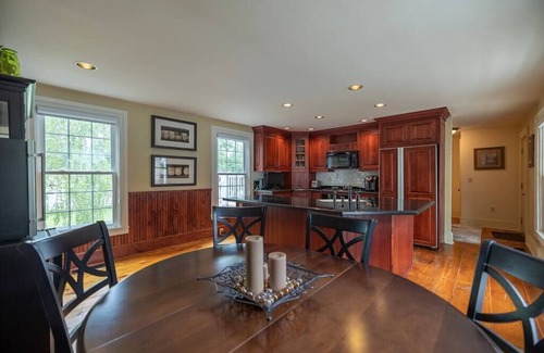 Lewiston House | Cayuga Street Retreat