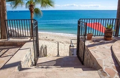 Buenavista Apartment | Cazadores Poolside Ocean View