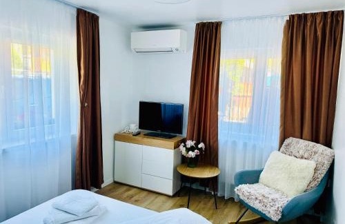 Colibita House | Cazare Colibița Casa Lipan cu jacuzzi, foișor și loc de joacă