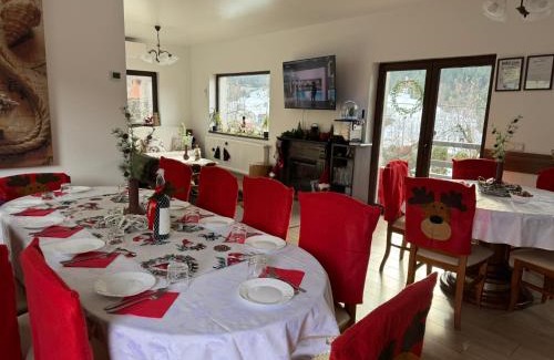 Colibita House | Cazare Colibița Casa Lipan cu jacuzzi, foișor și loc de joacă