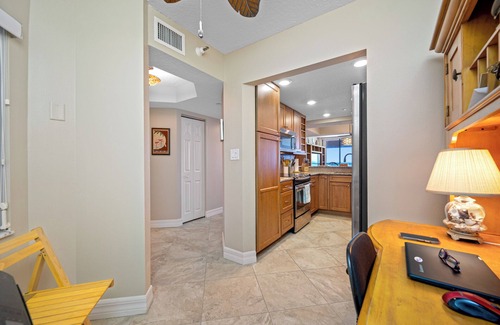Sand Key Condo | CBC 1-18C – Beach Front, Pool, Hot Tub, Tennis, Gym & Sauna!