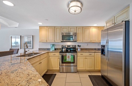 Sand Key Condo | ⭐CBC 1-9B –Amazing deals- Beachfront-Pool-Hot Tub-Tennis-Gym!⭐