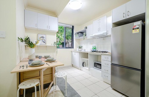 Ultimo Apartment | CBD 3br apt for 8 guests near Train & Shopping