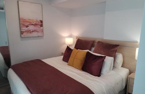 Adelaide Central Business District Apartment | CBD Deluxe Private 2 Bedroom Apartment