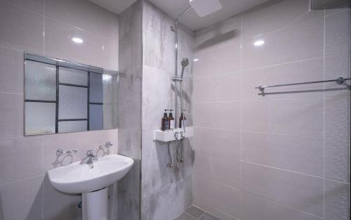 Beomil-dong Hotel | CC Hotel