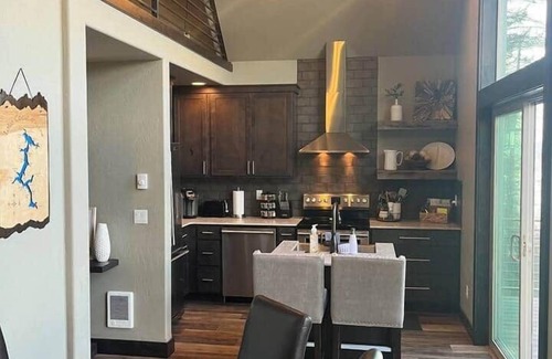 Coeur d'Alene Cottage | CDA Lakeview Escape - The Healing House Collective