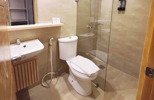 Cebu Hotel | Cebu Uncle Toms Cabin Hotel powered by Cocotel