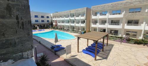 Village Road Apartment | Cecelia Resort private chalets BeachAccess for Families, Near Airport