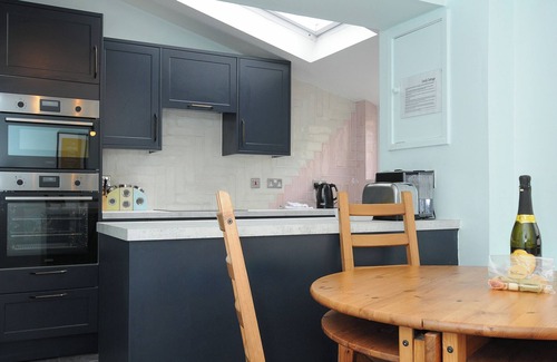 Westleigh Apartment | Cecily Cottage
