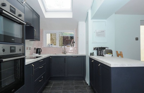 Westleigh Apartment | Cecily Cottage
