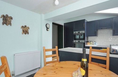 Westleigh Apartment | Cecily Cottage